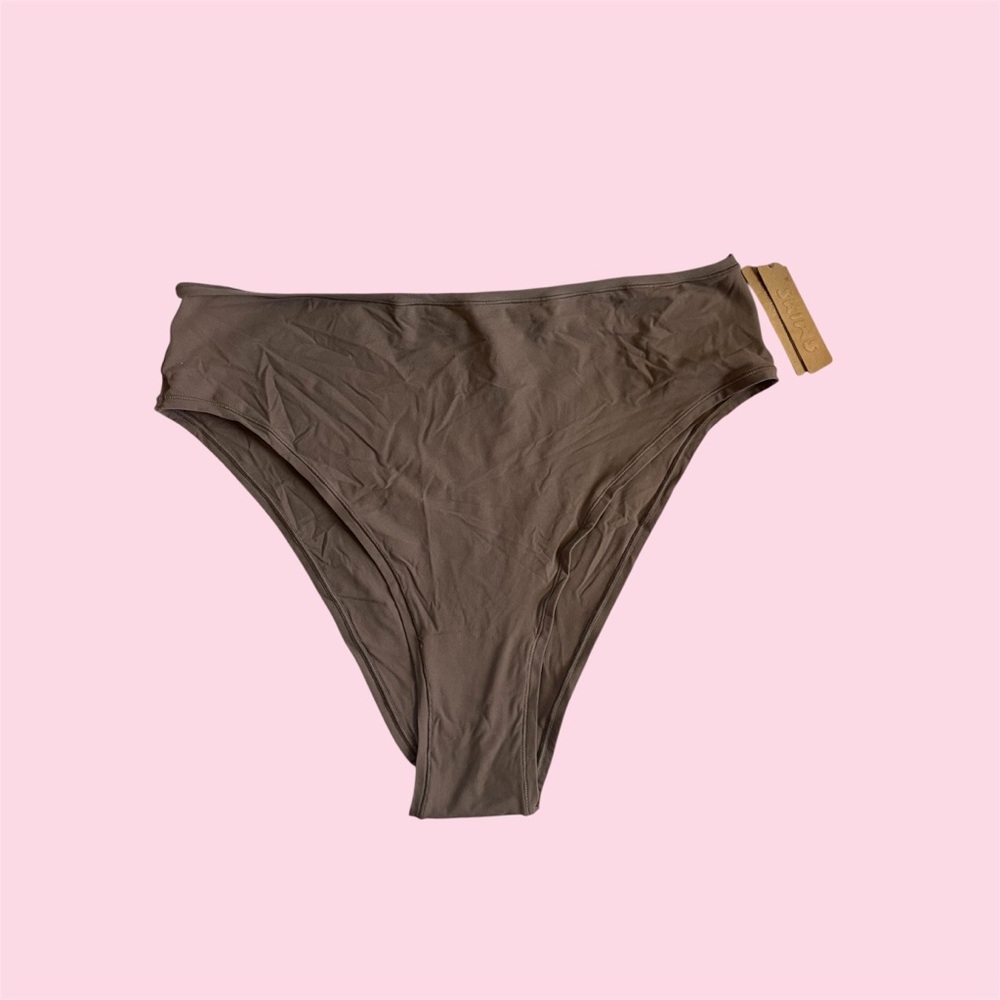BNWT SKIMS Panties